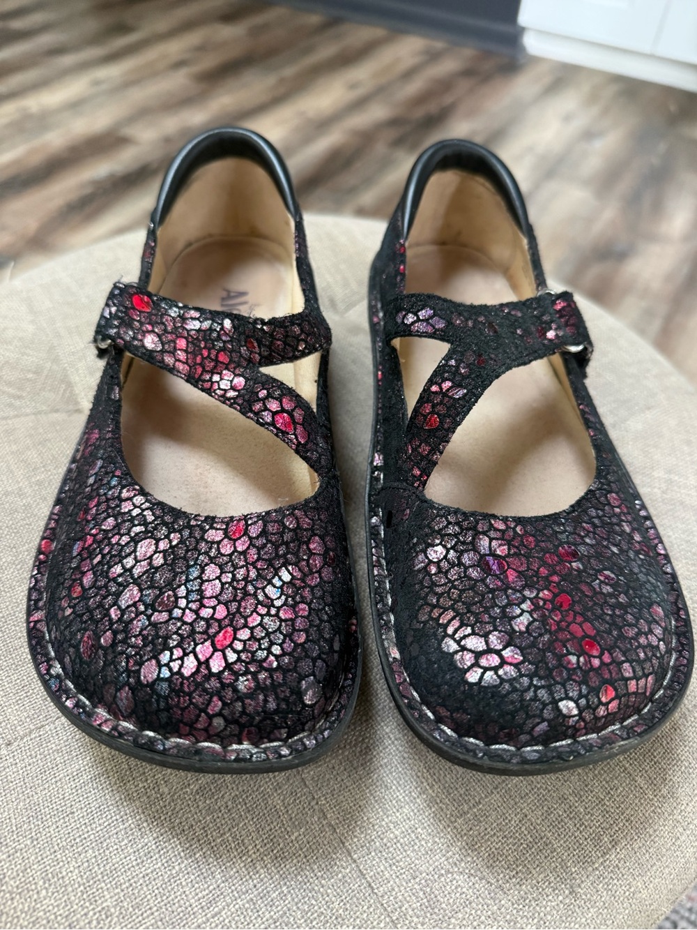 Sparkle Alegria shoes Sz 37 EU Mermaid Scales